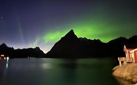 Lofoten Suite Apartments - Rostad Retro Rorbuer